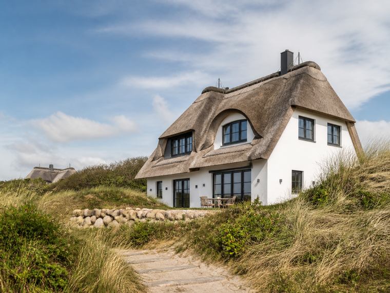 Reetdachhaus in den Dünen