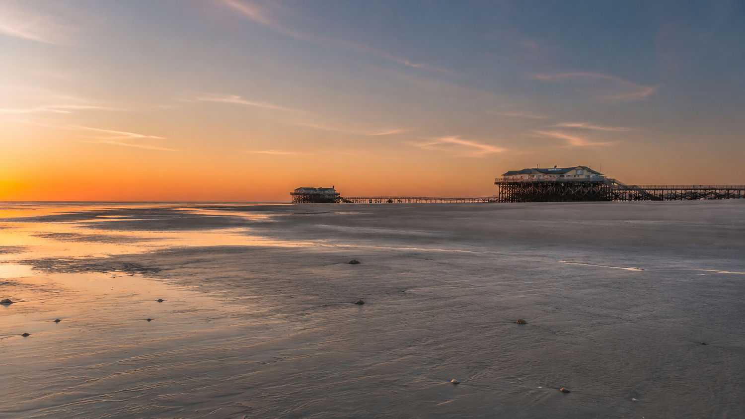 Strand und Pfahlbauten von St. Peter-Ording